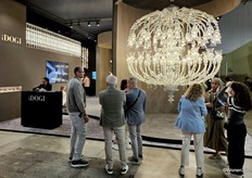 Gigantische verlichting van iDOGIA uit Venetië.